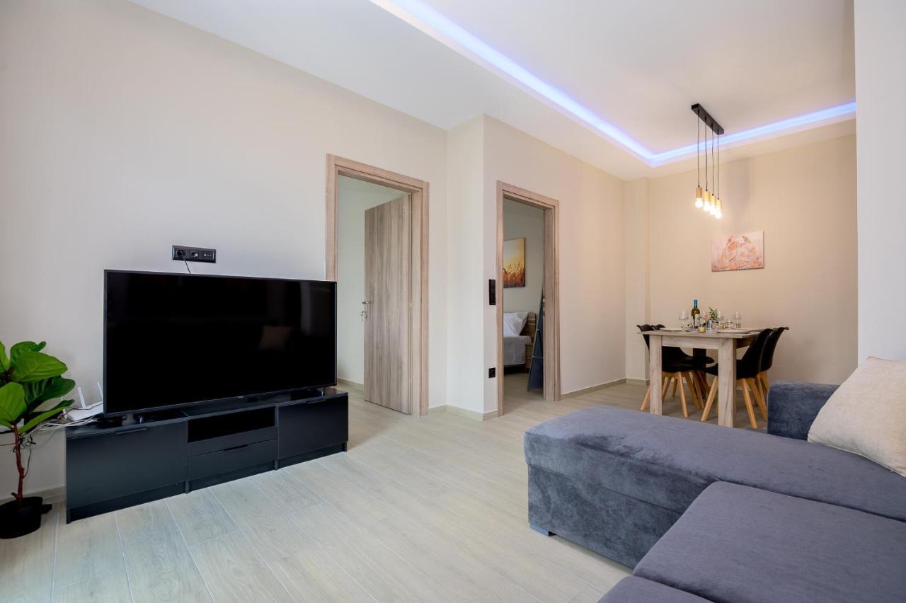 Apartment Alexandra's Comfort By Homebrain
