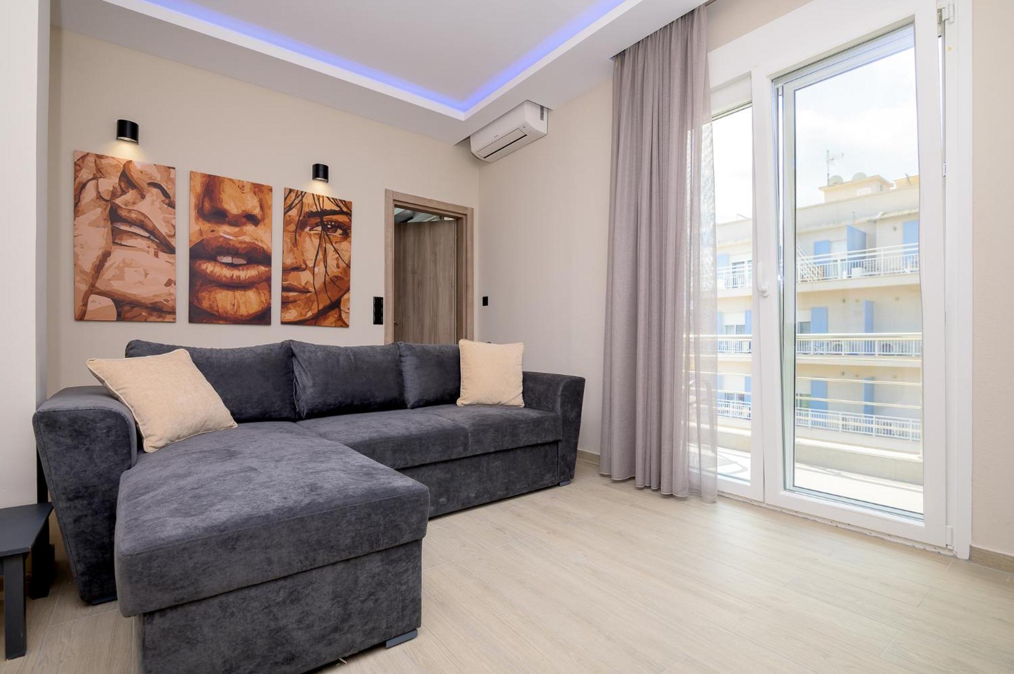 Alexandra's Comfort By Homebrain Apartment *