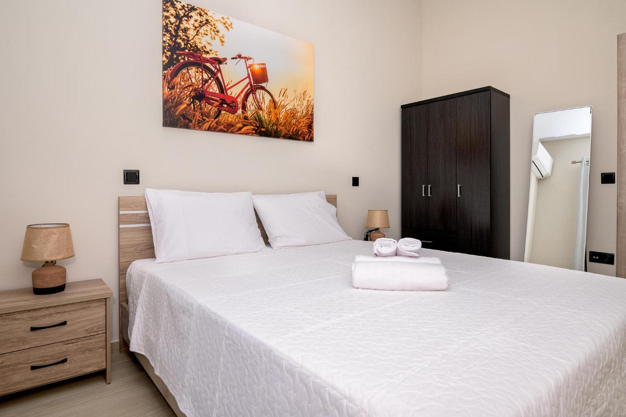 Alexandra's Comfort By Homebrain Apartment *